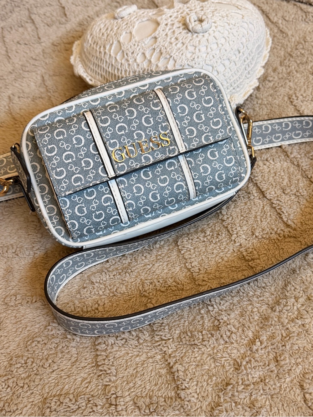 Guess purse